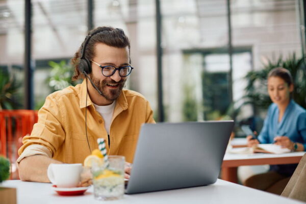 04-Caf1e Yealink UH37 Dual náhlavní souprava na obě uši USB konektorem