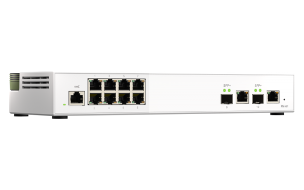 QNAP řízený switch QSW-M2108-2C (8x 2,5GbE RJ45 a 2x kombinované 10GbE SFP+ / RJ-45)