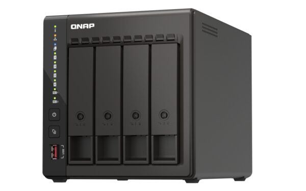 QNAP TS-453E-8G (4core 2,6GHz, 8GB RAM, 4x SATA, 2x M.2 NVMe slot, 2x HDMI 4K, 2x 2,5GbE, 4x USB)