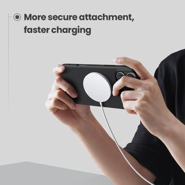 8_8_11zon-1 Nillkin Super Frosted PRO Magnetic Zadní Kryt pro Apple iPhone 16 Pro Black