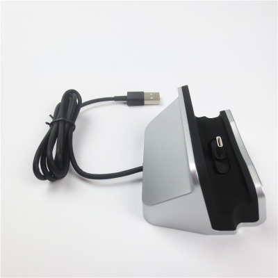 9589523542a Univerzální stolní kolébka s USB-C konektorem