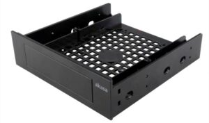 AK-HDA-05_g01_S AKASA 3.5"/SSD/HDD adaptér do 5,25" pozice