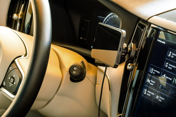 ER POWER Bezdrátová MagSafe nabíječka do ventilace 15W/20W