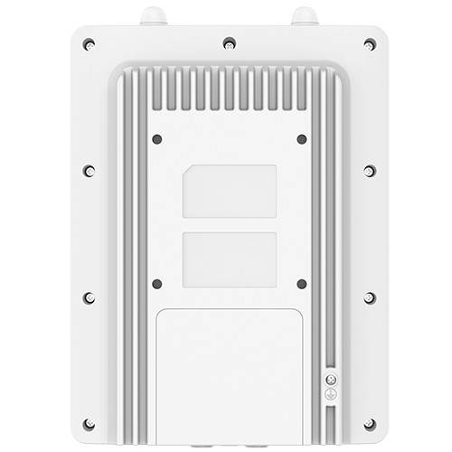 GWN7670LR_7 Grandstream GWN7670LR venkovní přístupový bod Wi-Fi 7,IP66, 2x2:2 MIMO,propustnost 3,6 Gb/s, 2,5Gbit