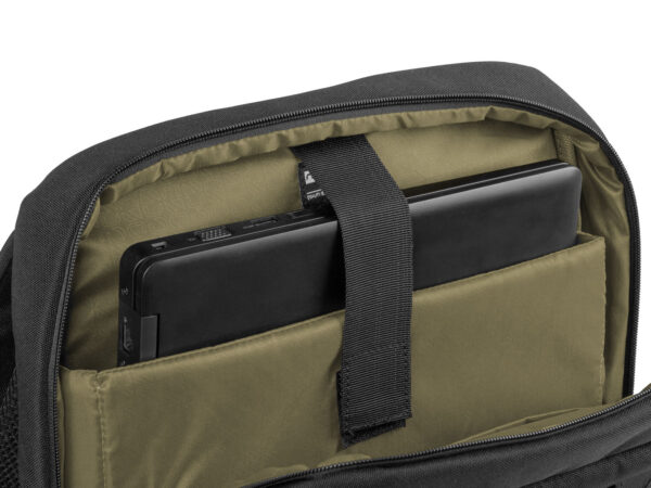 Niala-Hunter-Green-11 Batoh pro nb Natec NIALA 15,6", 18 L, černá - zelená