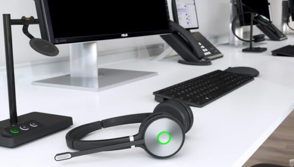 Yealink WH62 Dual DECT základna s náhlavní soupravou na obě uši