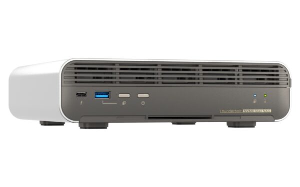 QNAP-TBS-h574-TX-i5UC-05S02-b QNAP TBS-h574TX-i5UC-05S02 (i5, 16GB RAM, 5x 3,84TB E1.S, 1x 2,5GbE, 1x 10GbE, 2x Thunderbolt 4)