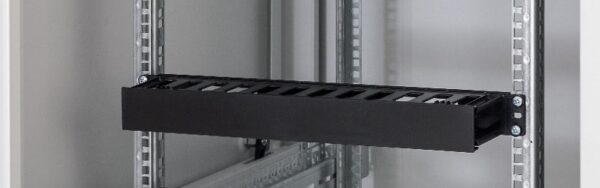 19' vyvazovací panel 1U plastový RAL9005