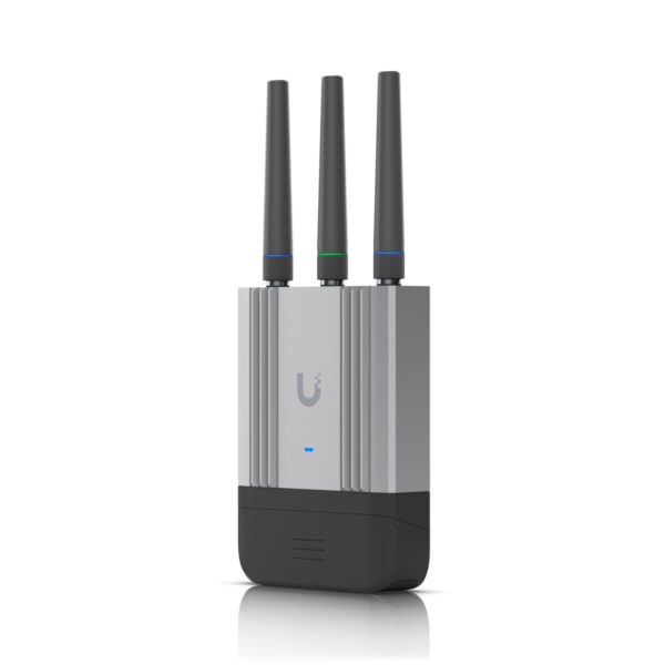 UMR-Industrial-6- Ubiquiti UMR-Industrial - Mobile Router Industrial