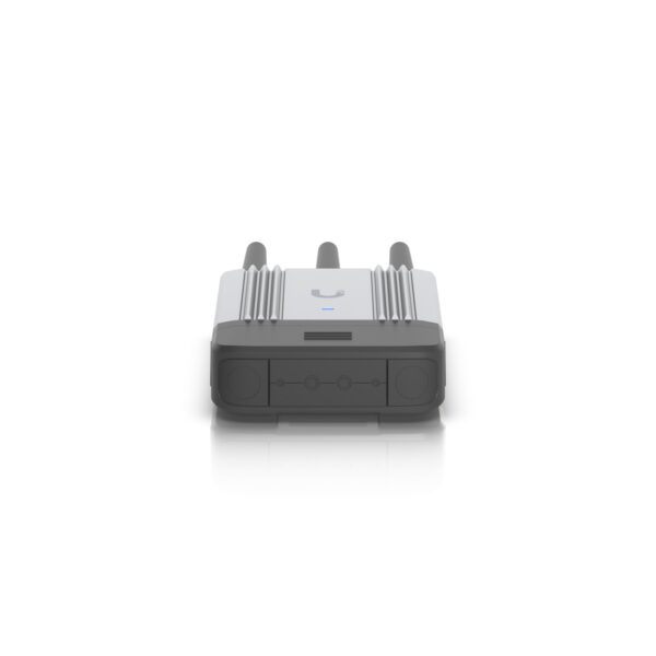 UMR-Industrial-8- Ubiquiti UMR-Industrial - Mobile Router Industrial