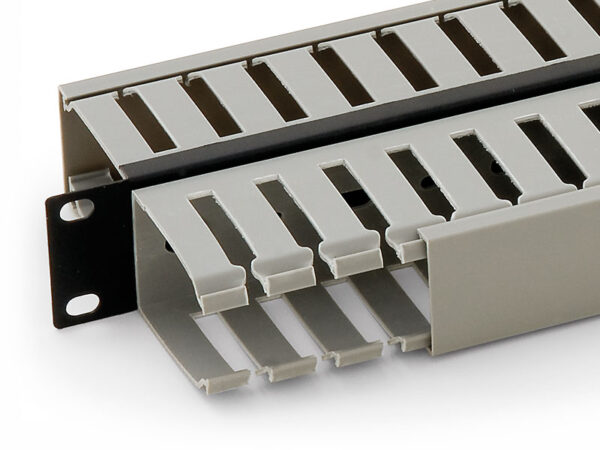 Vyvazovací panel 1U 19" oboustranná plast. lišta