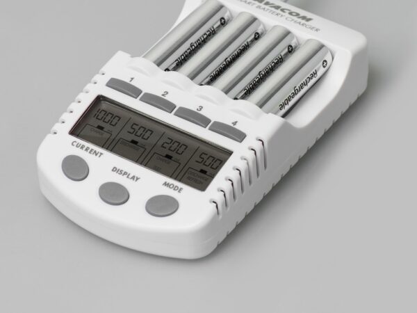 nasp-4aw-lcd-5 AVACOM JVL-505 inteligentní nabíječka baterií (AA, AAA)