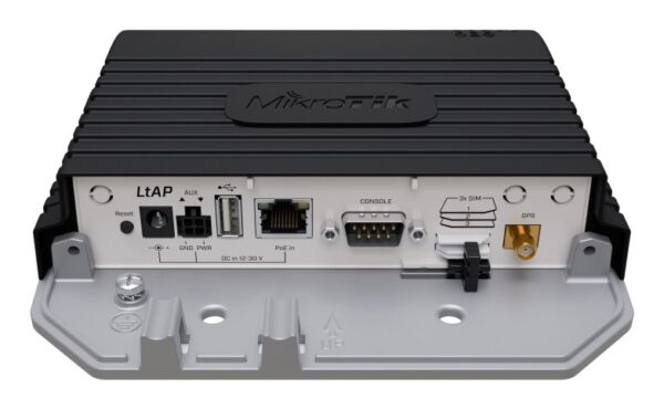 04 Mikrotik LtAP-2HnD&R11e-LTE7, ltAP LTE7 kit, 1x Gb Eth port, 1x miniPCI-e, 3x miniSIM slot, RouterOS